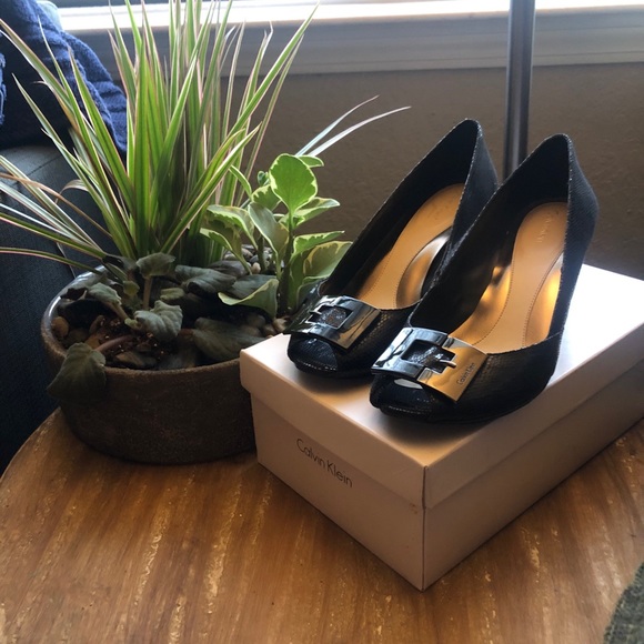 Calvin Klein wedge black shoes. - Picture 4 of 11